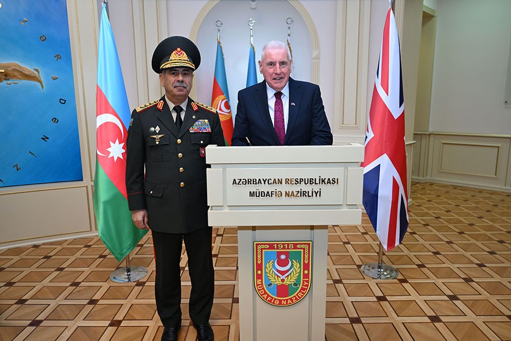 Britaniya ilə hərbi əməkdaşlıq müzakirə edildi - FOTOLAR