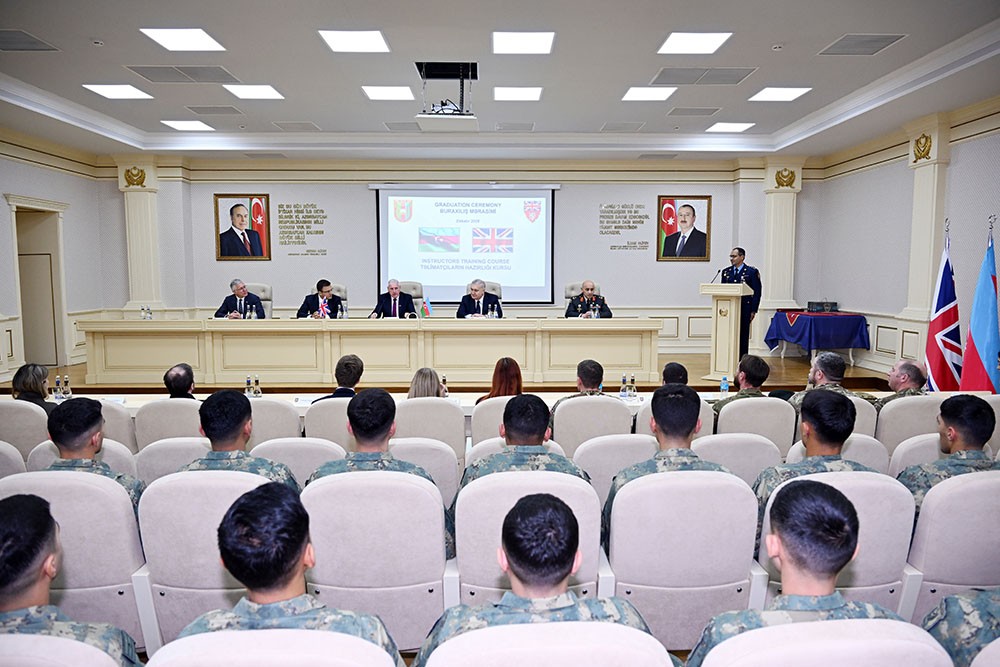 Britaniya ilə hərbi əməkdaşlıq müzakirə edildi - FOTOLAR