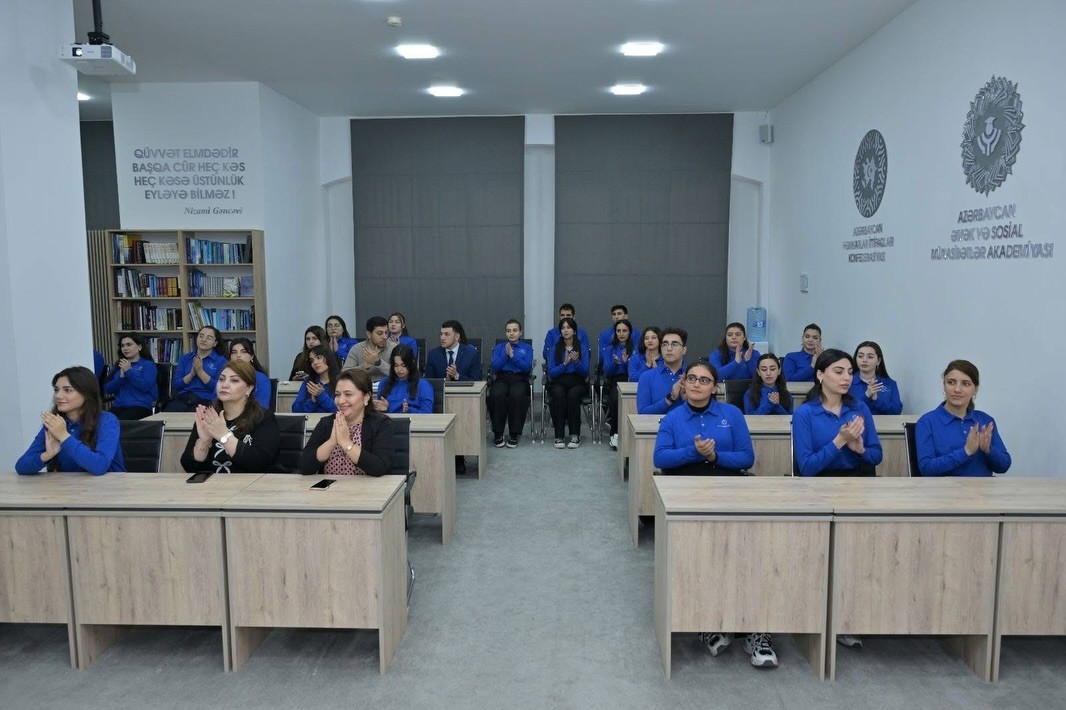 “AHİK könüllüləri” proqramının iştirakçıları ilə görüş keçirildi - FOTOLAR