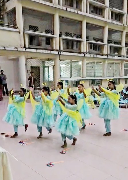 Leyla və Arzu Əliyeva Dəkkədə uşaq evində - FOTOLAR