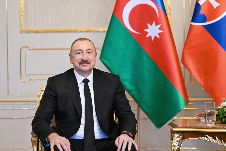 Prezidentlərin təkbətək görüşü oldu - FOTOLAR