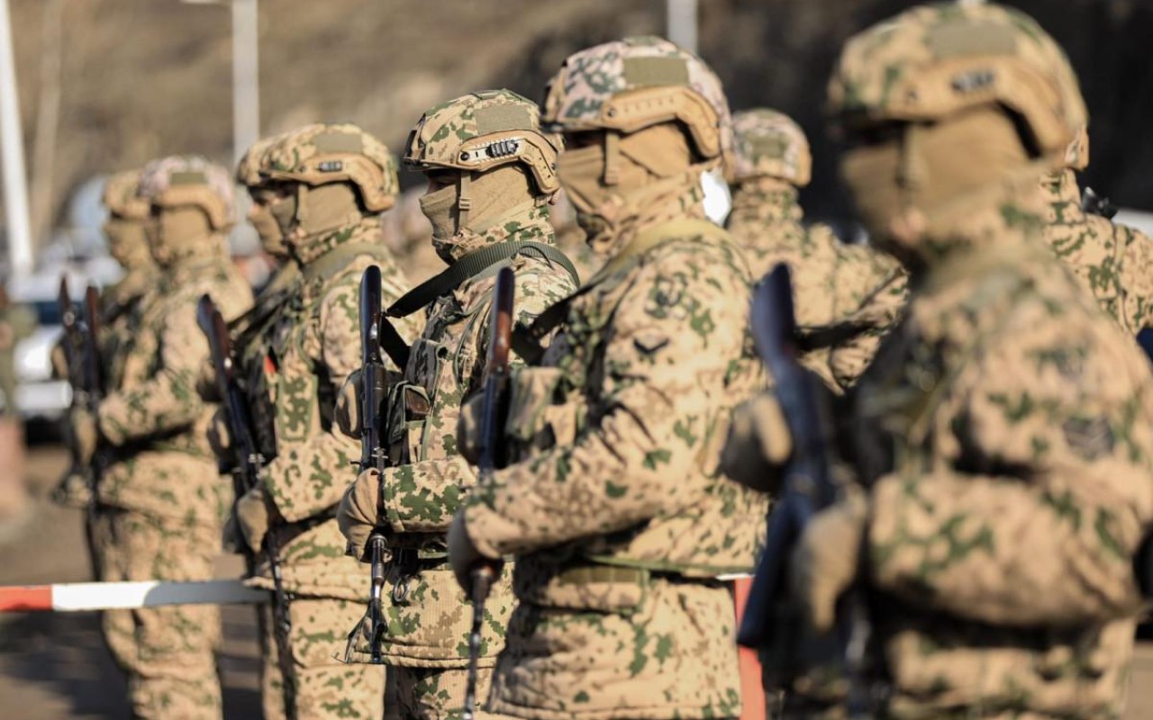 Daxili qoşunların hərbçiləri bu hallarda odlu silahdanatəş aça biləcəklər