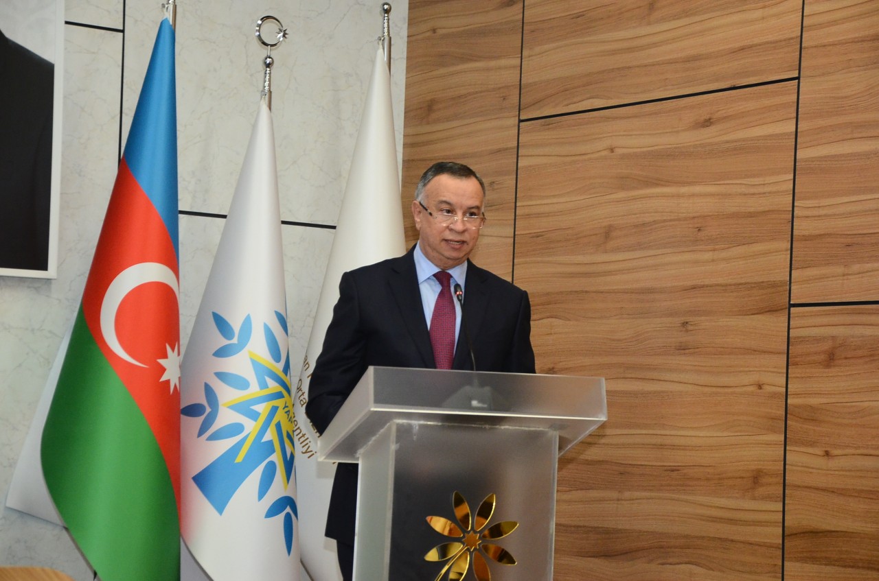 YAP “Heydər Əliyev zirvəsi” mövzusunda tədbir keçirdi - FOTOLAR