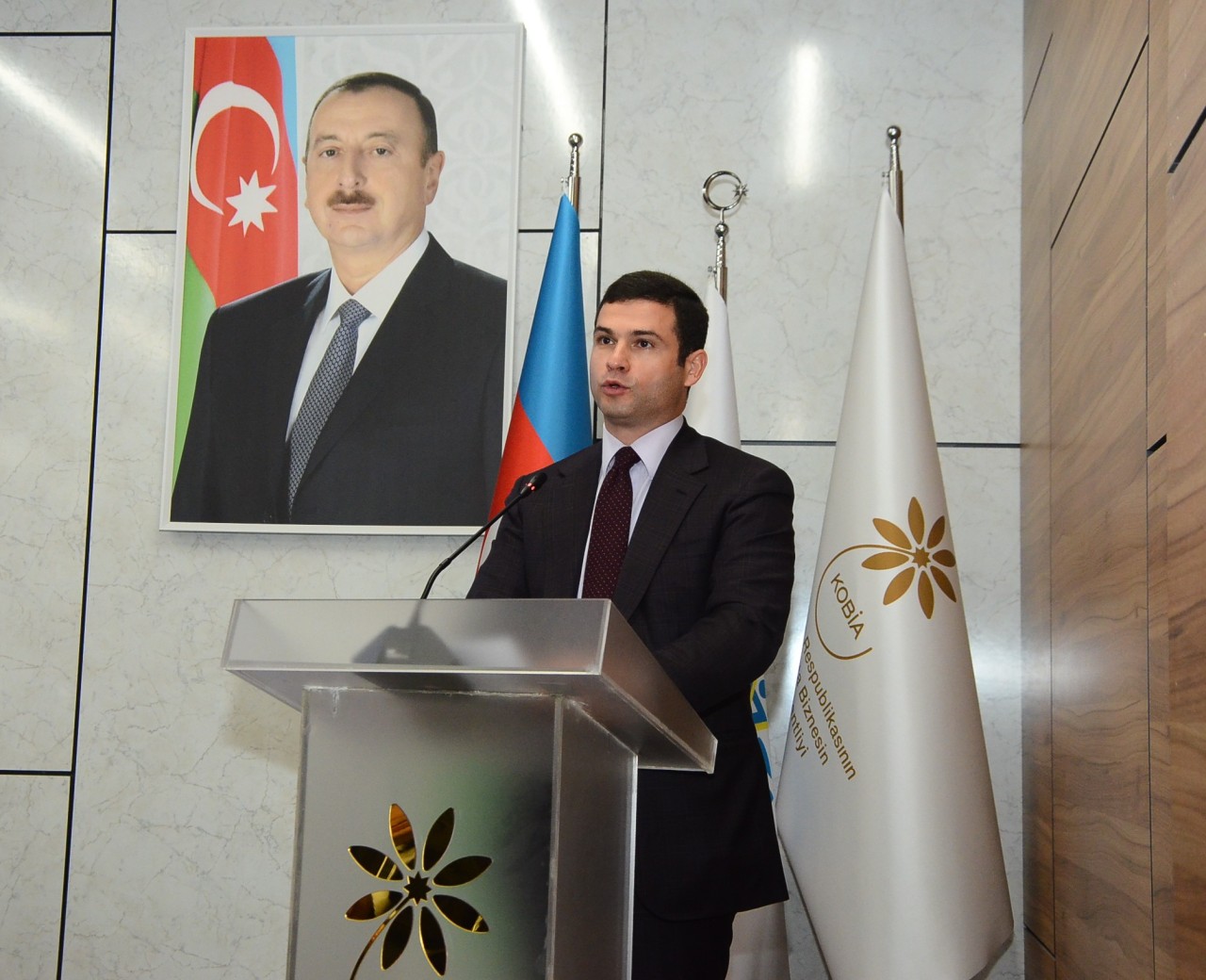 YAP “Heydər Əliyev zirvəsi” mövzusunda tədbir keçirdi - FOTOLAR