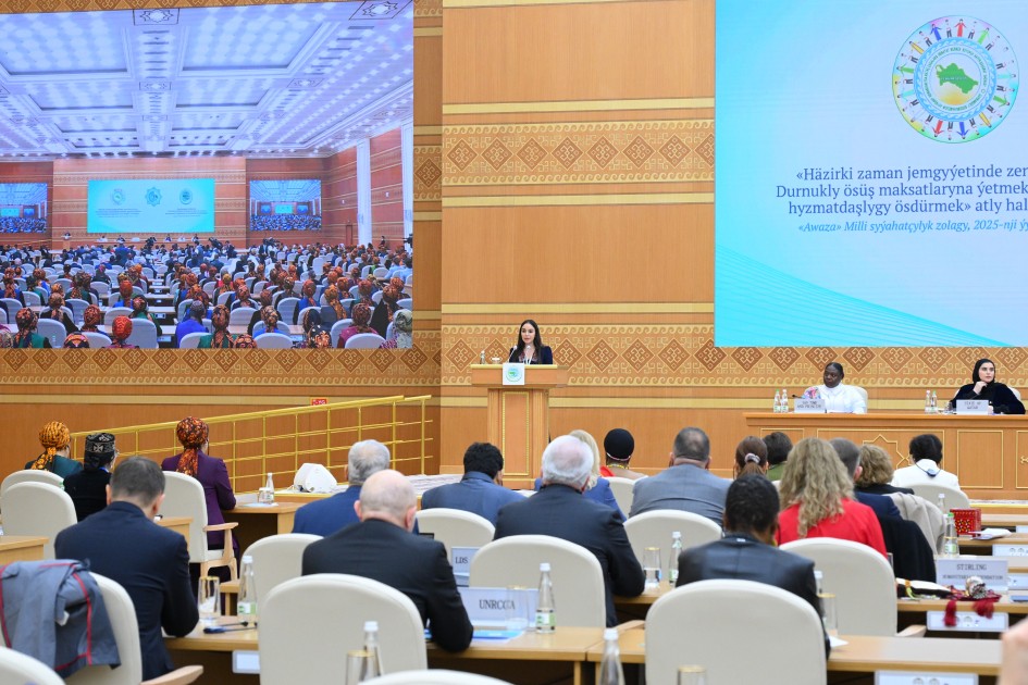 Leyla Əliyeva Türkmənistanda beynəlxalq konfransda çıxış etdi - FOTOLAR