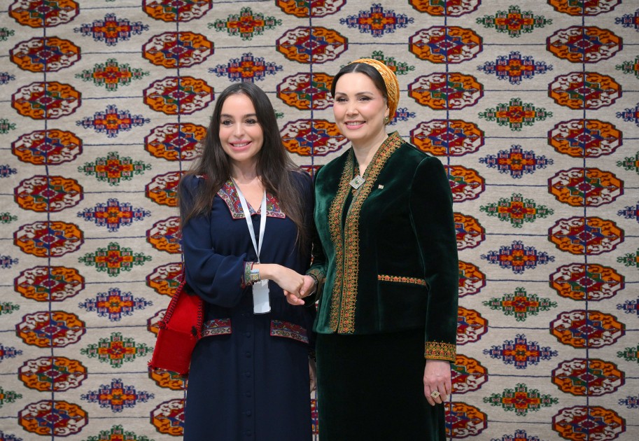 Leyla Əliyeva Türkmənistanda beynəlxalq konfransda çıxış etdi - FOTOLAR