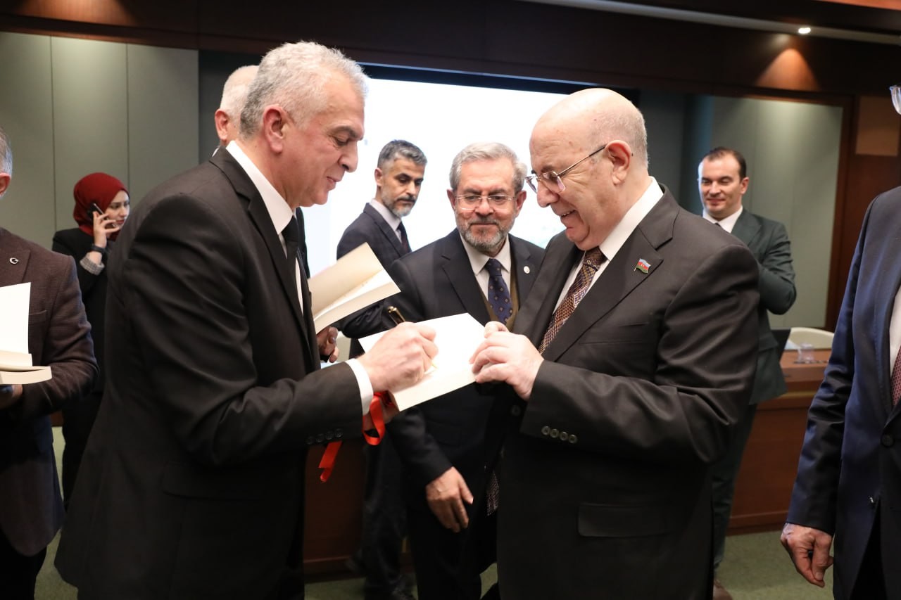 Deputatlar Ankarada  Ulu Öndərin anım mərasimində iştirak edirlər - FOTOLAR