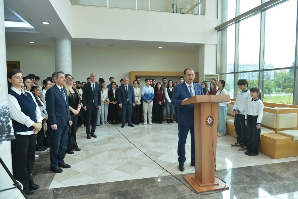 Lənkəranda “Sən elə bir zirvəsən!” adlı foto-sərgi keçirilib - FOTOLAR