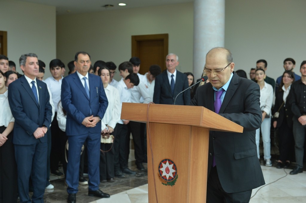 Lənkəranda “Sən elə bir zirvəsən!” adlı foto-sərgi keçirilib - FOTOLAR