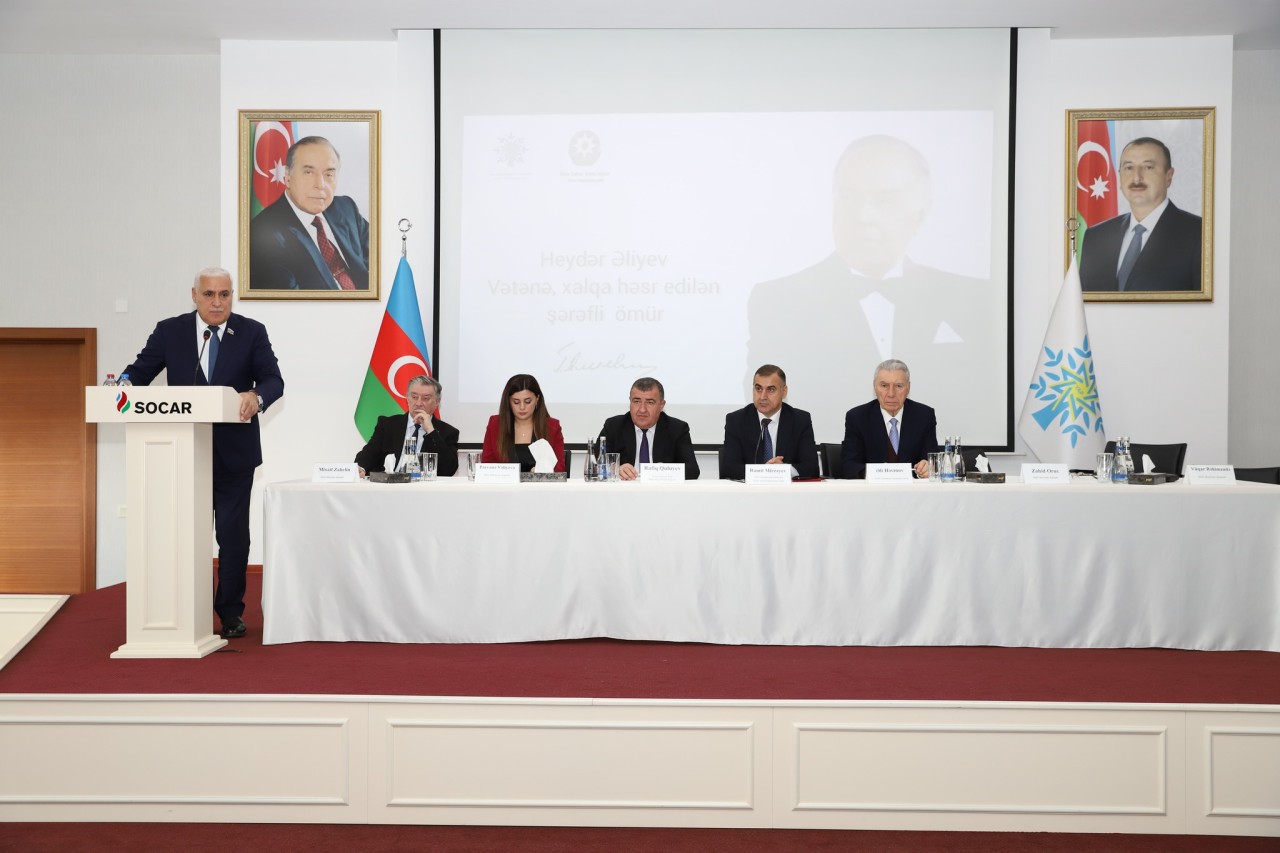 Xətai rayonunda Ulu Öndər Heydər Əliyevin xatirəsi anıldı - FOTOLAR