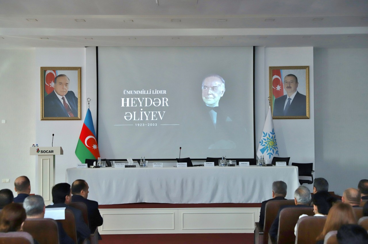 Xətai rayonunda Ulu Öndər Heydər Əliyevin xatirəsi anıldı - FOTOLAR