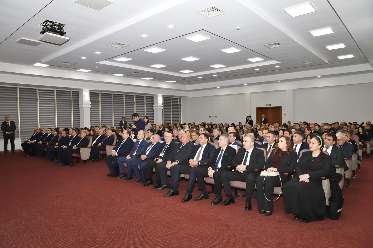 Xətai rayonunda Ulu Öndər Heydər Əliyevin xatirəsi anıldı - FOTOLAR