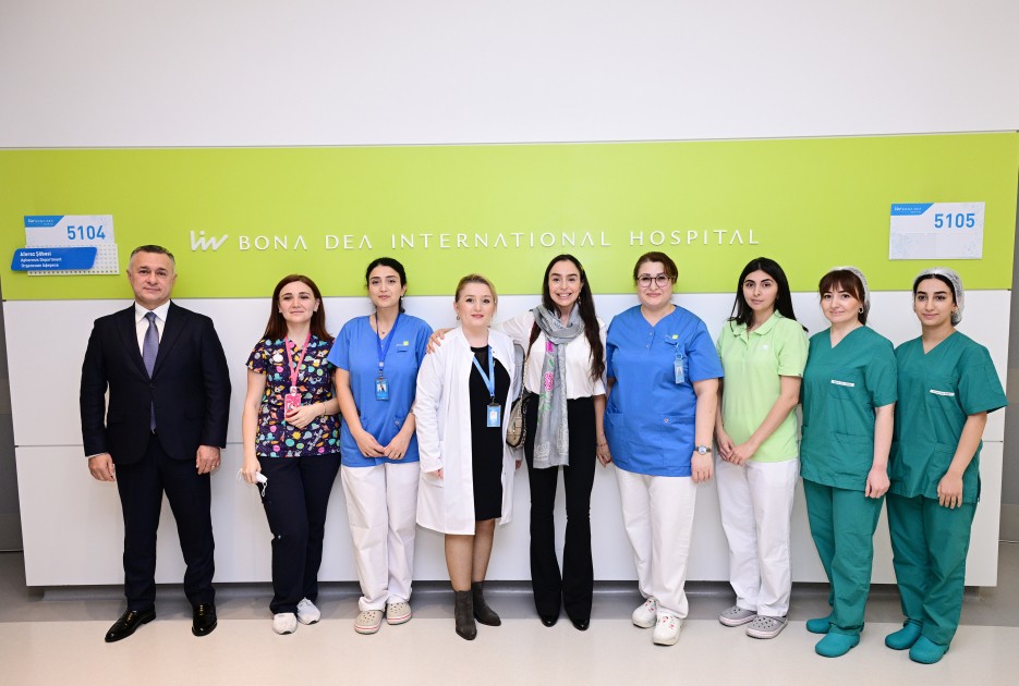 Leyla Əliyeva Sümük iliyi nəqli mərkəzinin açılışında - FOTOLAR