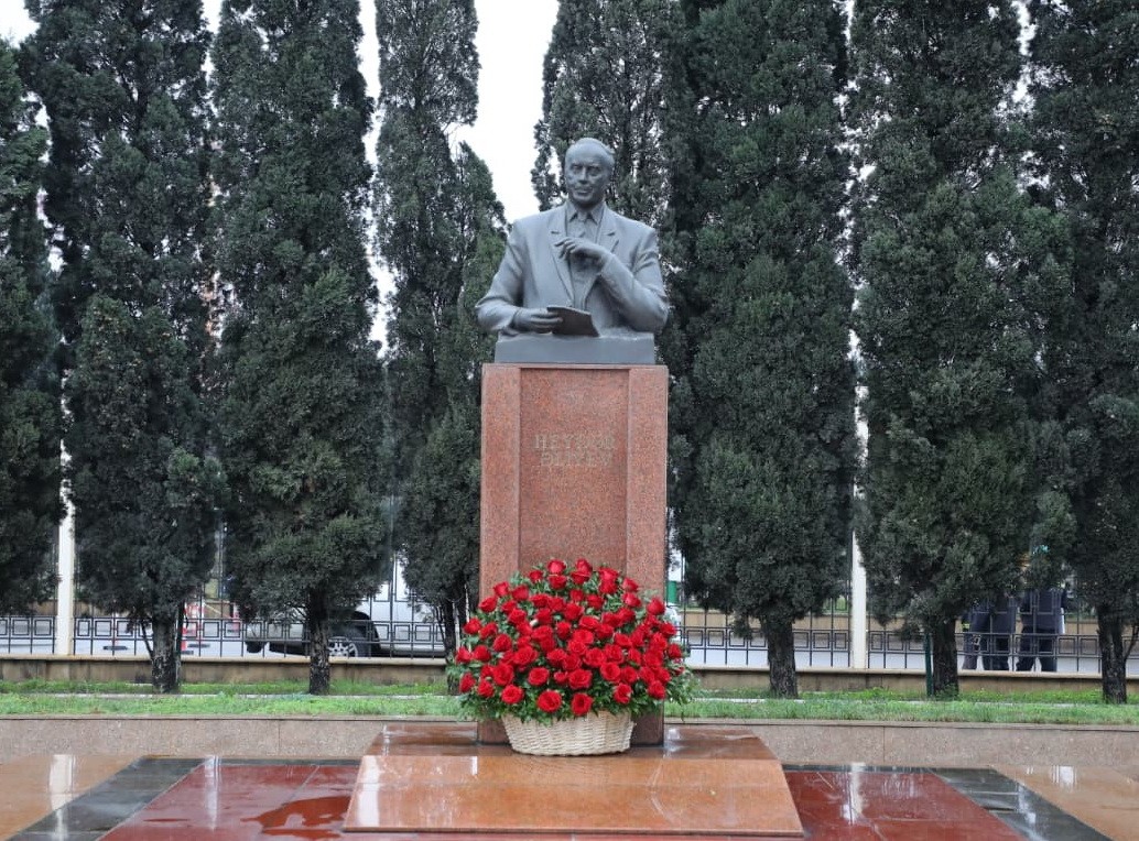 YAP Nizami rayon təşkilatı Ulu Öndərə həsr olunmuş tədbir keçirib - FOTOLAR