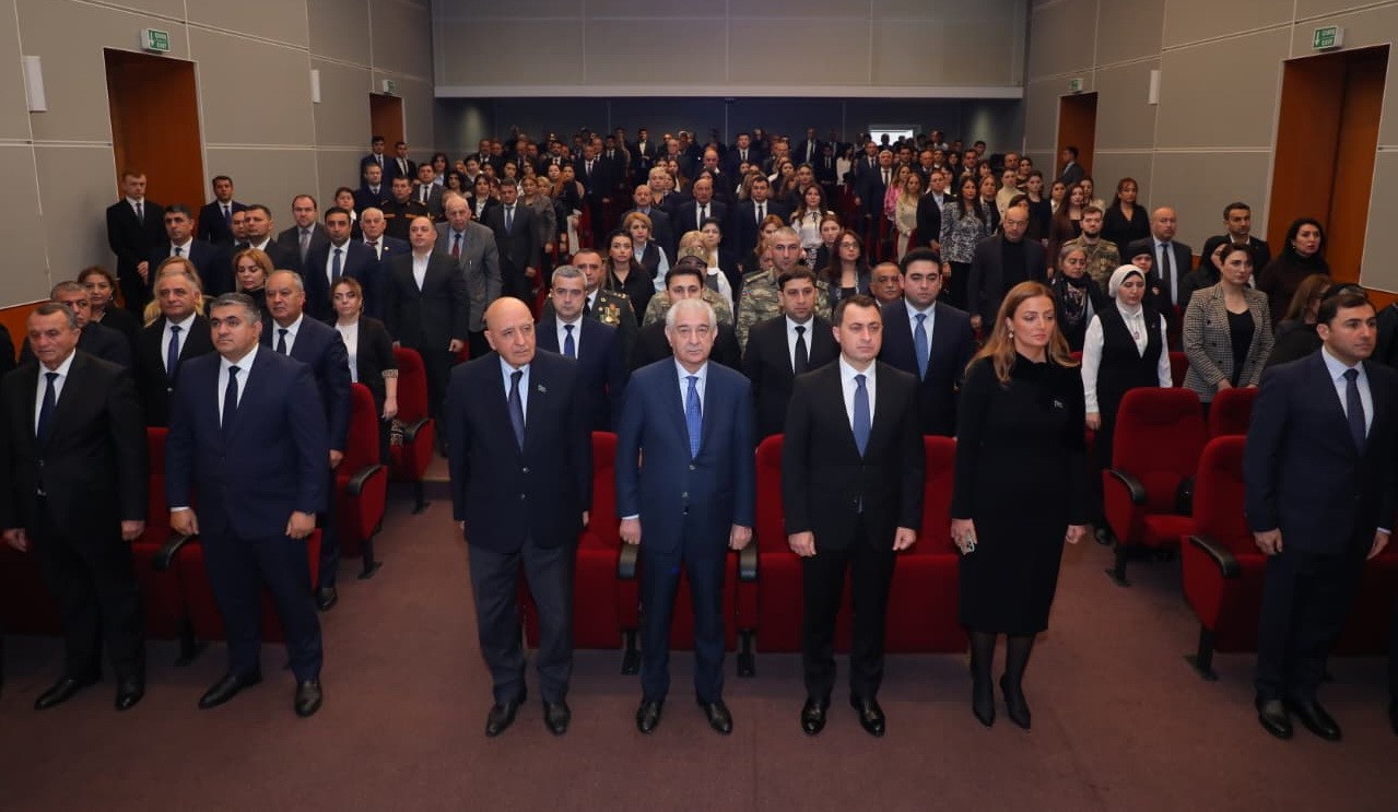 YAP Nizami rayon təşkilatı Ulu Öndərə həsr olunmuş tədbir keçirib - FOTOLAR