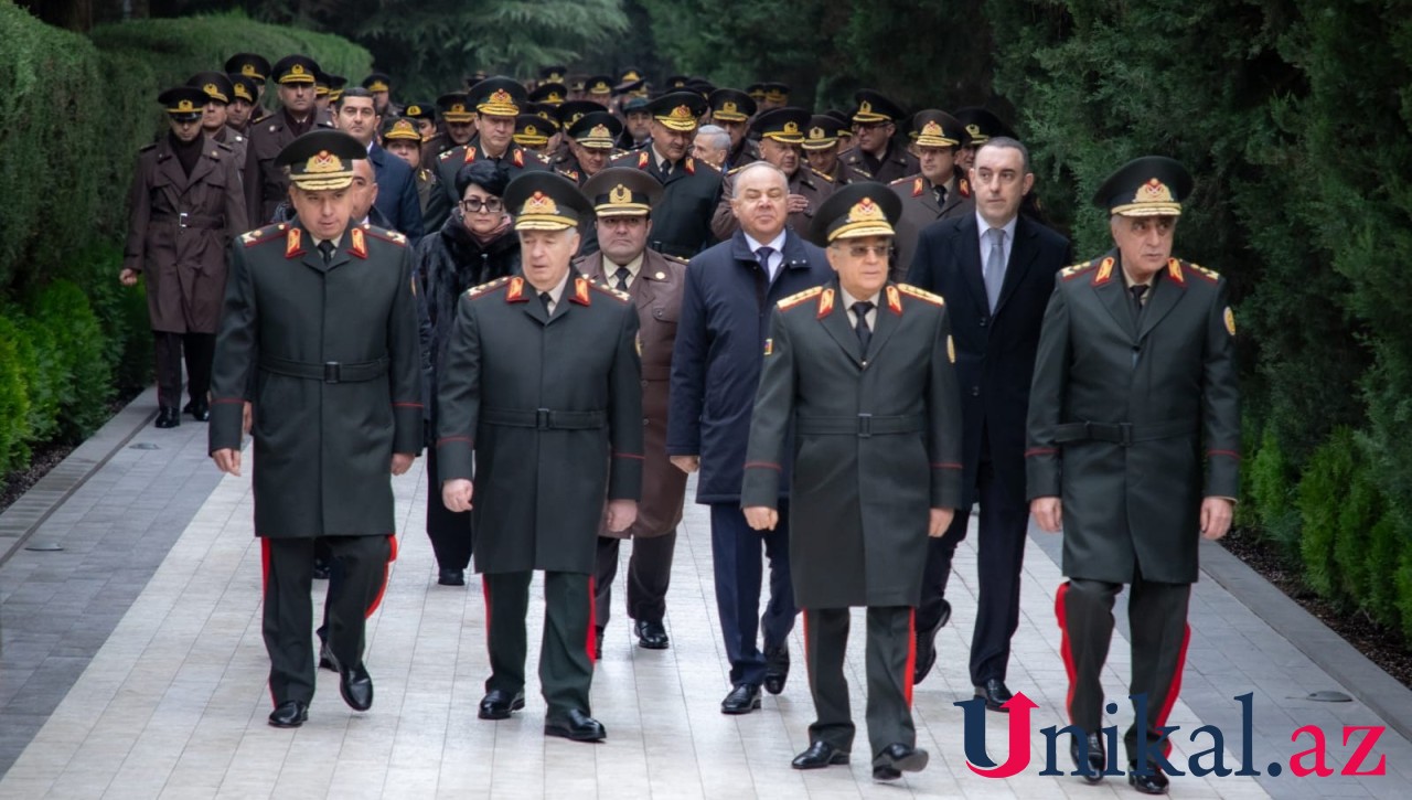 Dövlət rəsmiləri Ümummilli Liderin ziyarətində - FOTOLAR