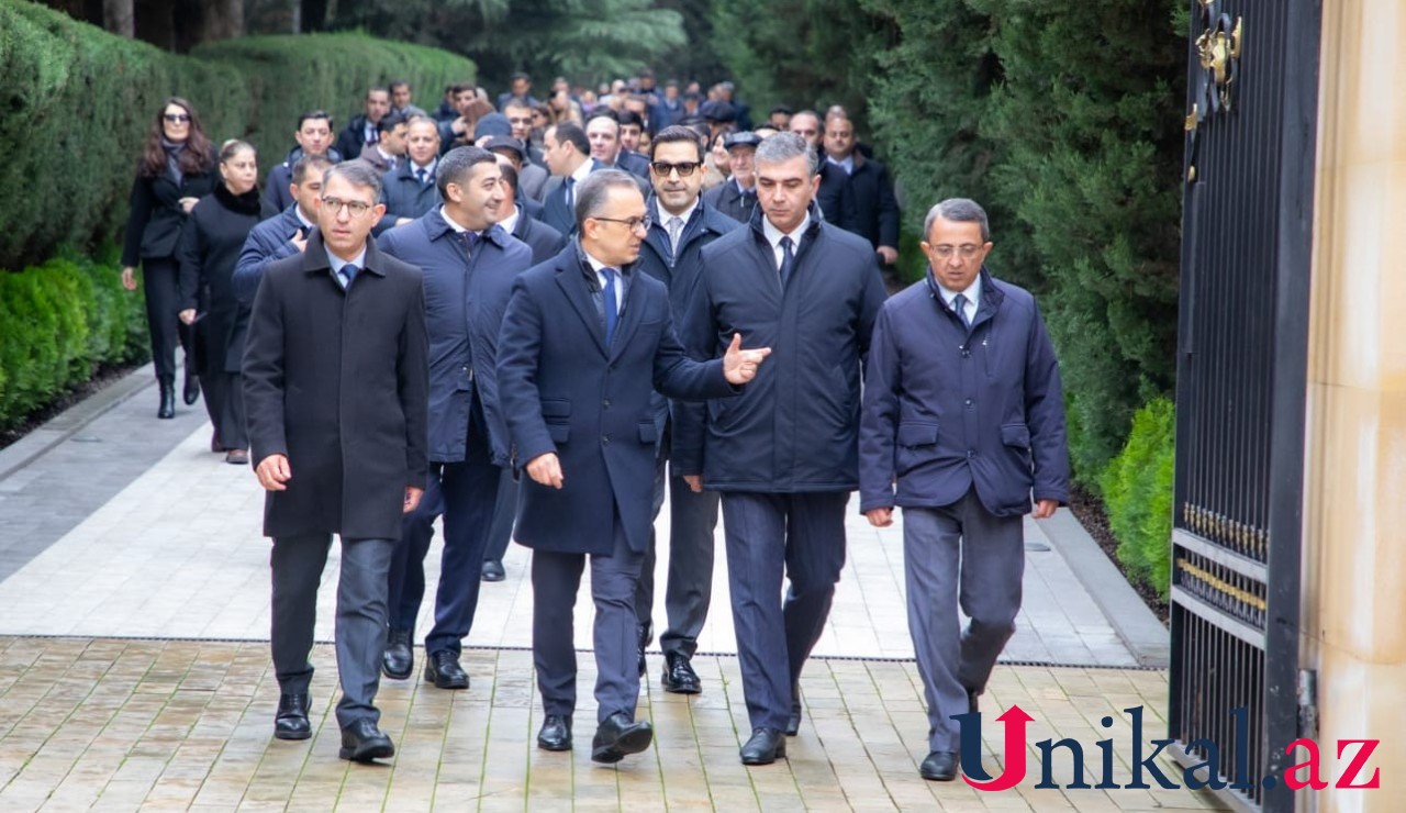 Dövlət rəsmiləri Ümummilli Liderin ziyarətində - FOTOLAR