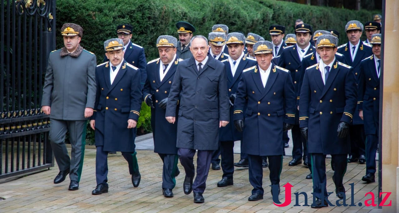 Baş prokuror Fəxri xiyabanda - FOTO