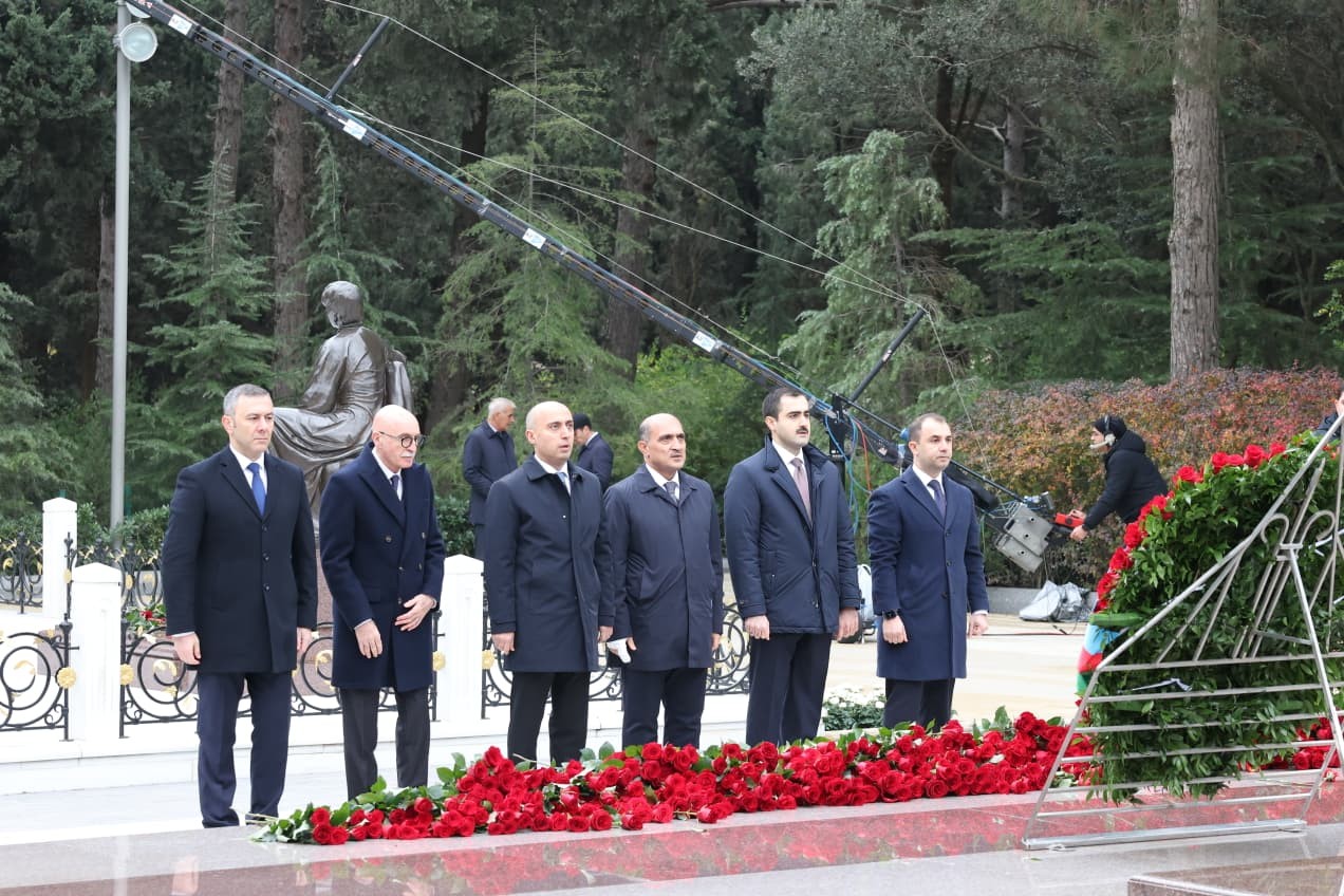 Emin Əmrullayev Heydər Əliyevin xatirəsini yad etdi - FOTOLAR