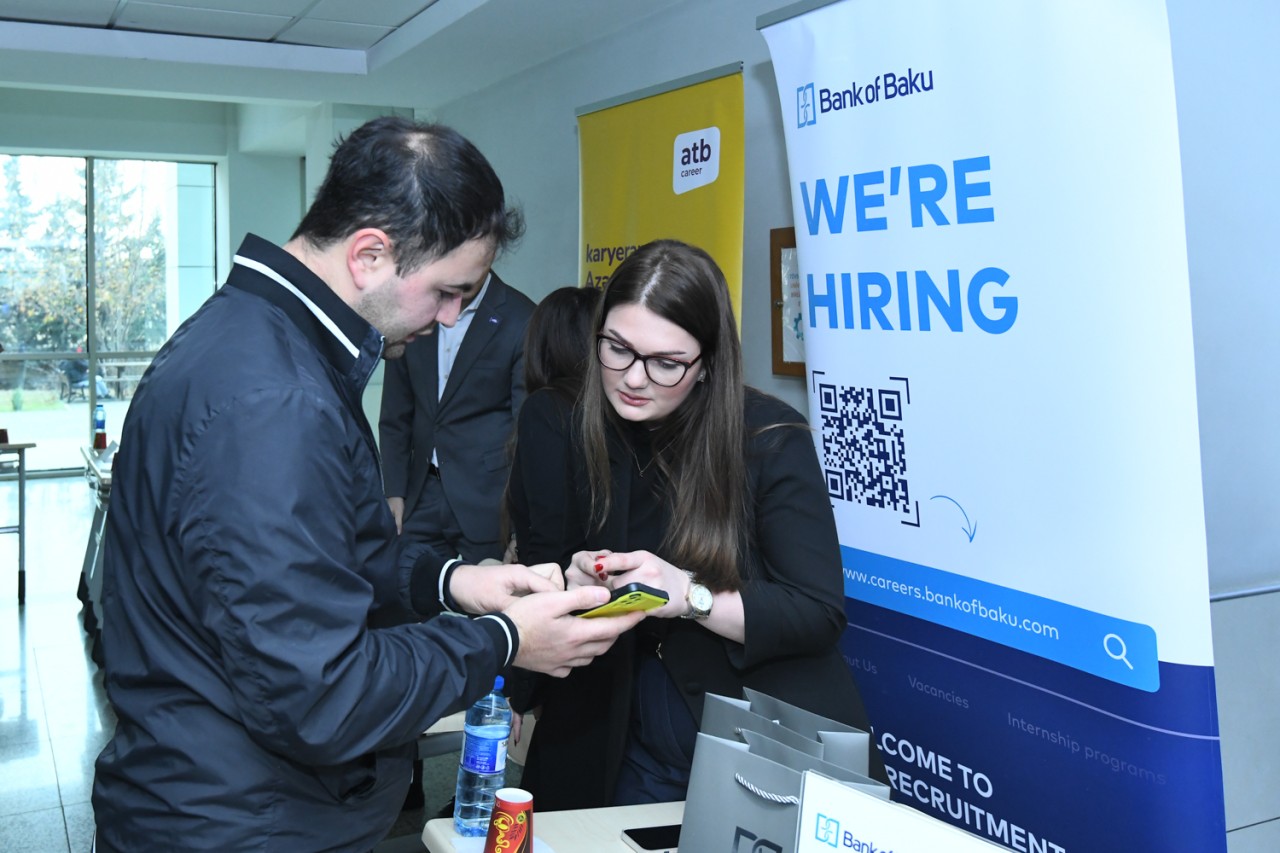 Rektor BMU-da karyera sərgisi ilə tanış olub - FOTOLAR
