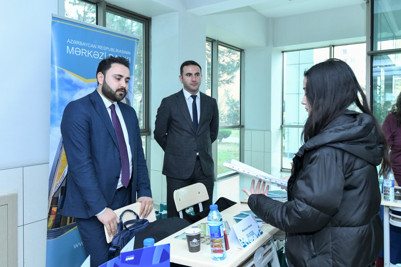 Rektor BMU-da karyera sərgisi ilə tanış olub - FOTOLAR