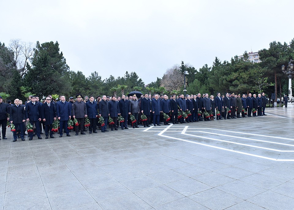 Sumqayıtda Ümummilli Liderin xatirəsi anılıb - FOTOLAR