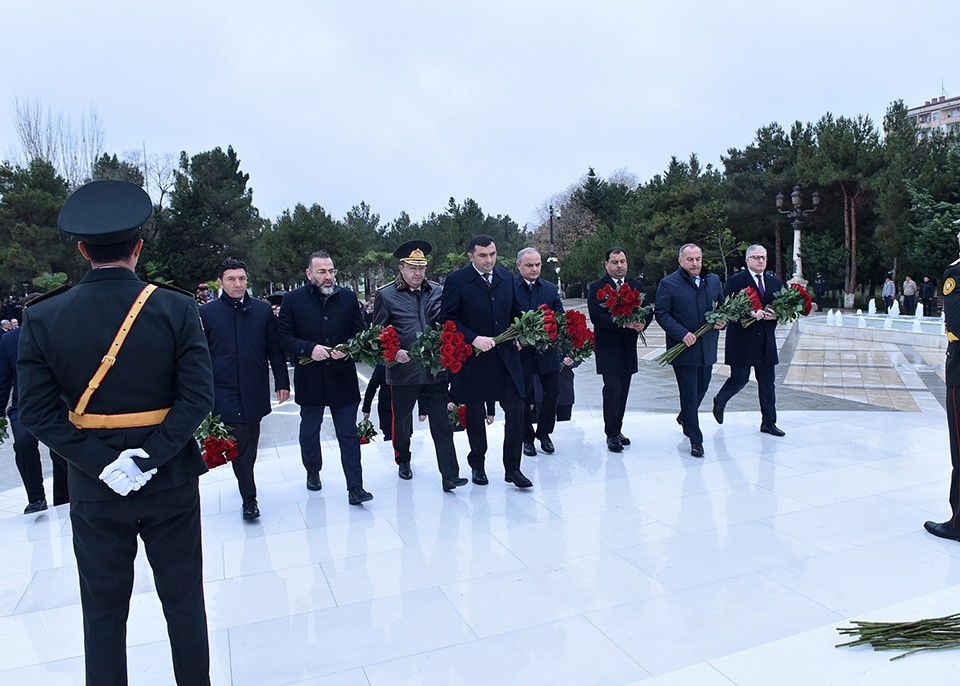 Sumqayıtda Ümummilli Liderin xatirəsi anılıb - FOTOLAR