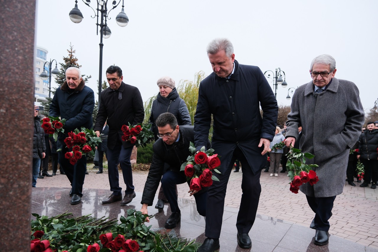 Heydər Əliyevin xatirəsi Həştərxanda da yad edilib - FOTOLAR