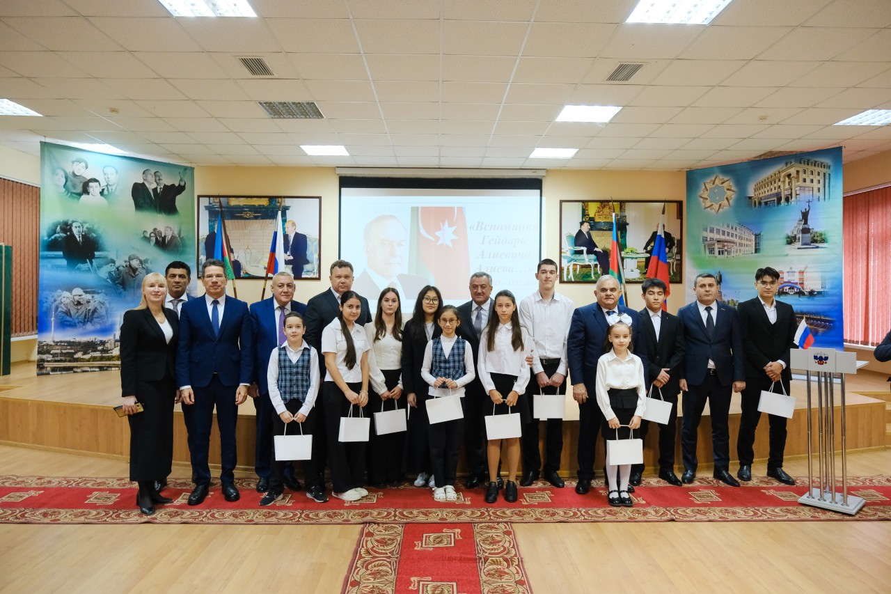 Heydər Əliyevin xatirəsi Həştərxanda da yad edilib - FOTOLAR