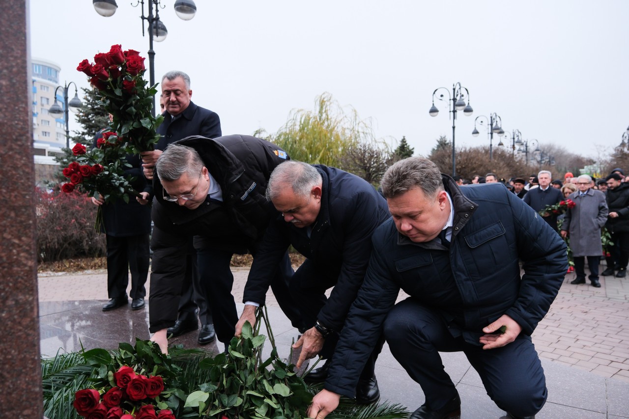 Heydər Əliyevin xatirəsi Həştərxanda da yad edilib - FOTOLAR