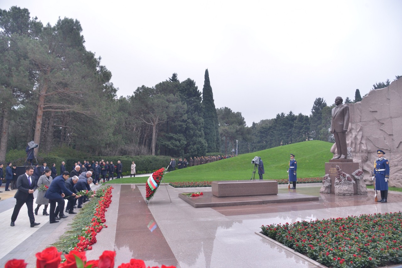 Qaradağda Ulu Öndər Heydər Əliyevin xatirəsi anıldı - FOTOLAR