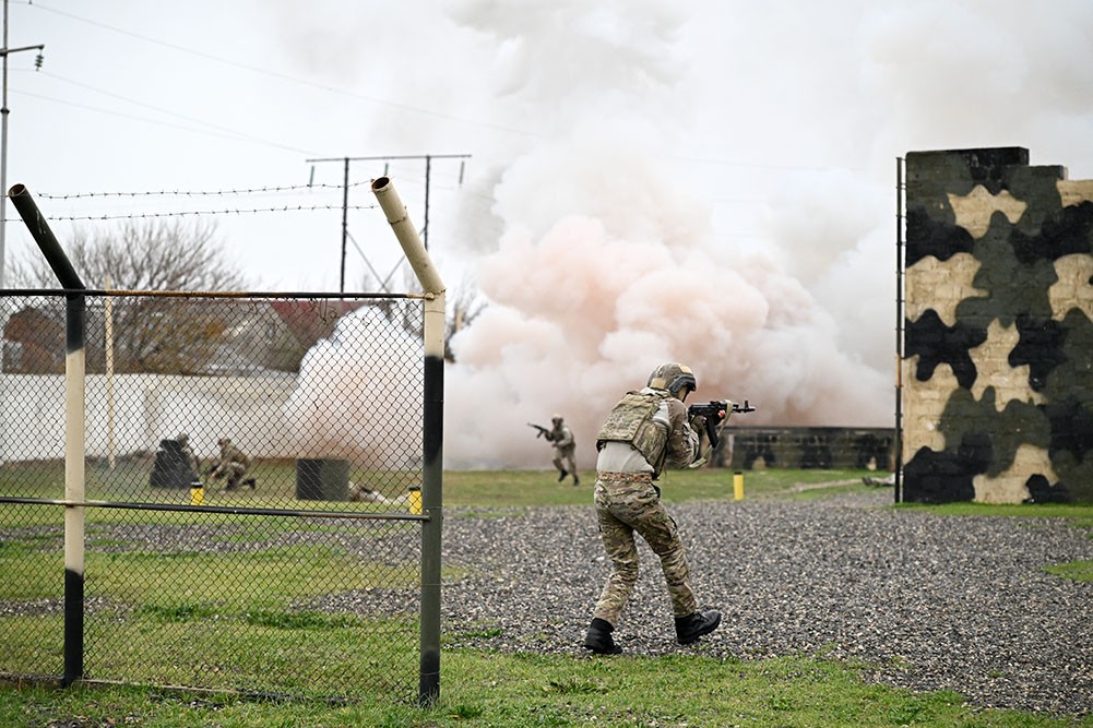 Özbəkistanın hərbi nümayəndə heyəti komando hərbi hissəsində olub - FOTOLAR