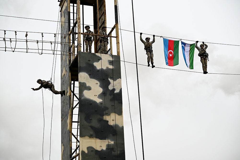 Özbəkistanın hərbi nümayəndə heyəti komando hərbi hissəsində olub - FOTOLAR