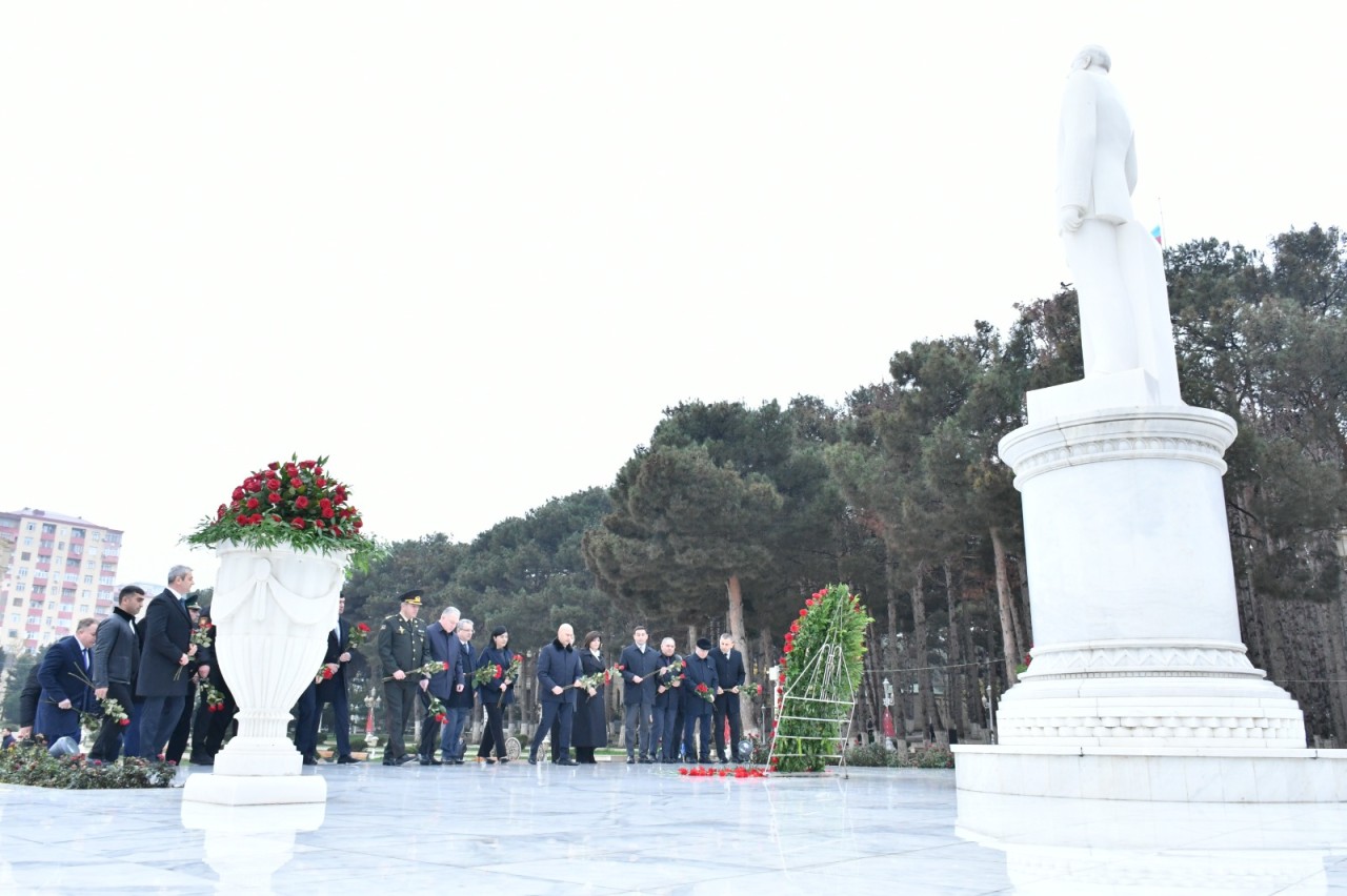 Ümummilli Liderin anım günü Abşeron rayonunda dərin ehtiramla qeyd edilib - FOTOLAR