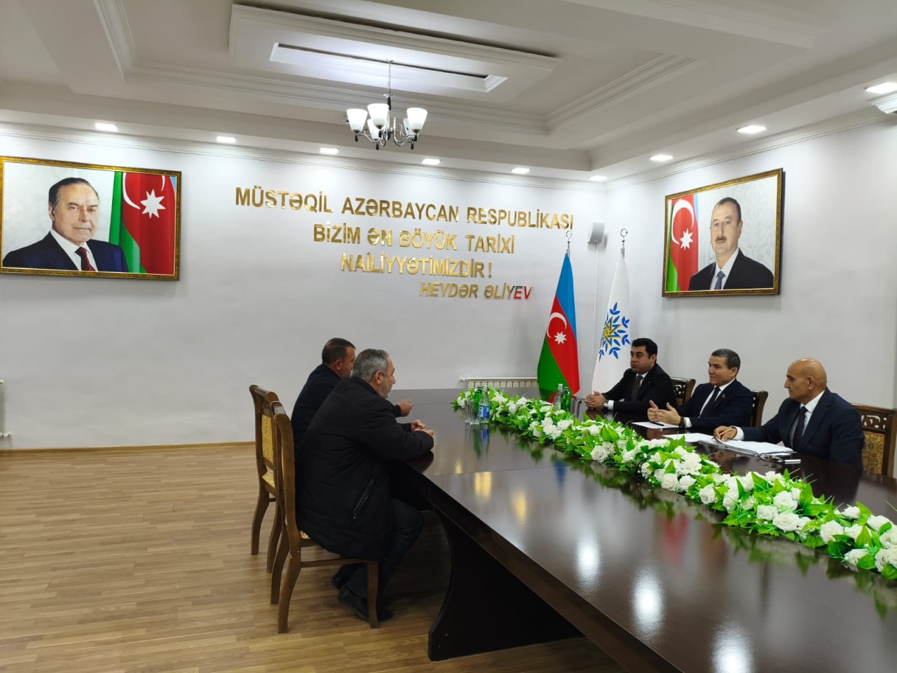 Deputat Goranboyda seçiciləri ilə görüşüb, problemlərini yerindəcə həll etdi (FOTOLAR)