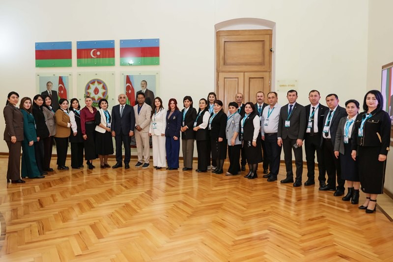 UNEC-də özbəkistanlı müəllimlər üçün təlim proqramı uğurla başa çatdı - FOTOLAR