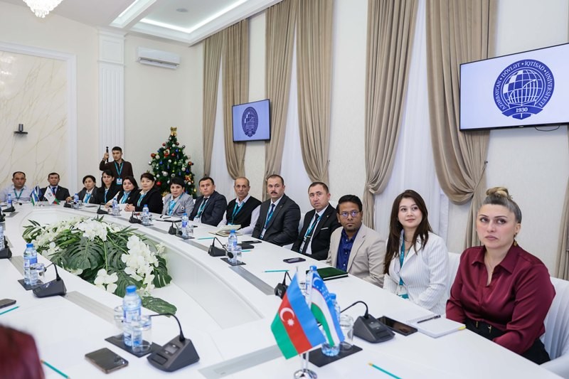 UNEC-də özbəkistanlı müəllimlər üçün təlim proqramı uğurla başa çatdı - FOTOLAR