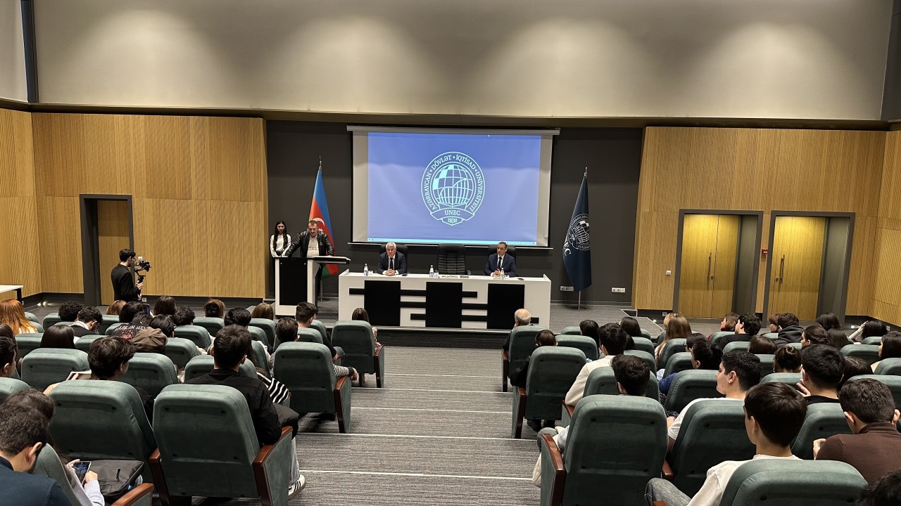 UNEC-də Muxtar İmanov və Rüstəm Behrudi ilə görüş keçirilib - FOTOLAR