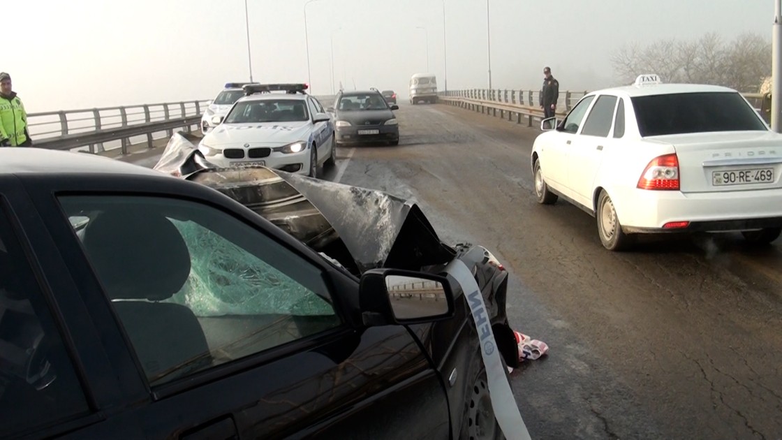 Salyanda qəza - Ölən var (FOTOLAR)