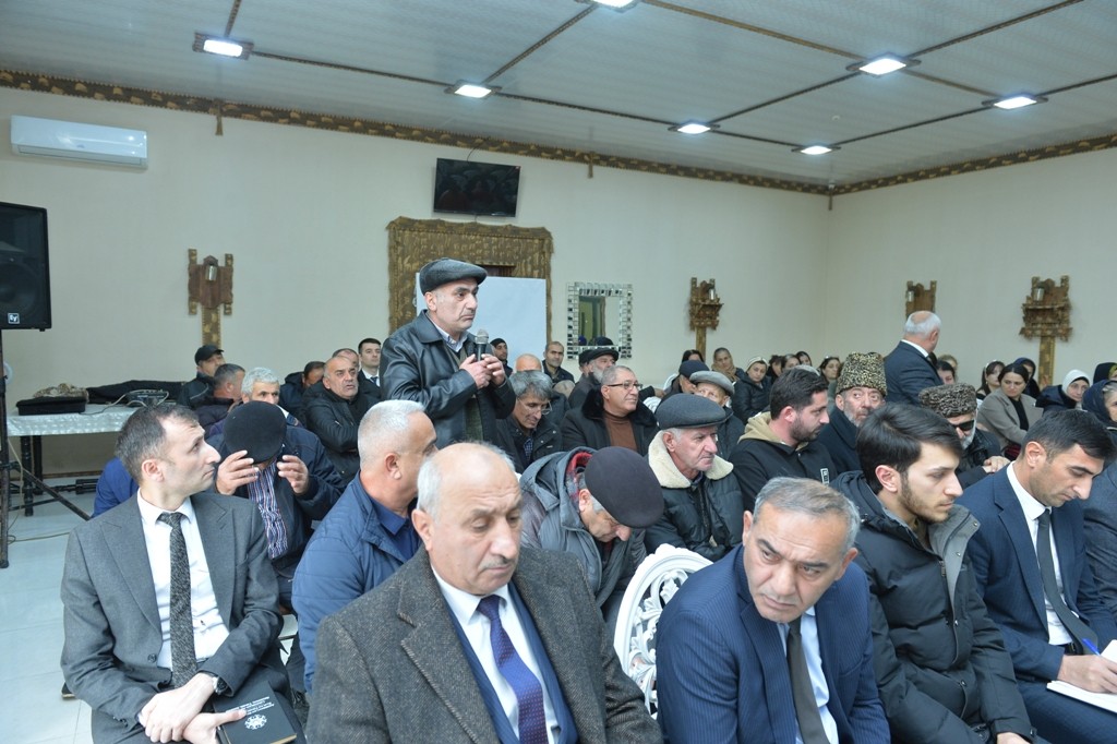Taleh Qaraşov sakinlərin problemlərini dinlədi - FOTOLAR