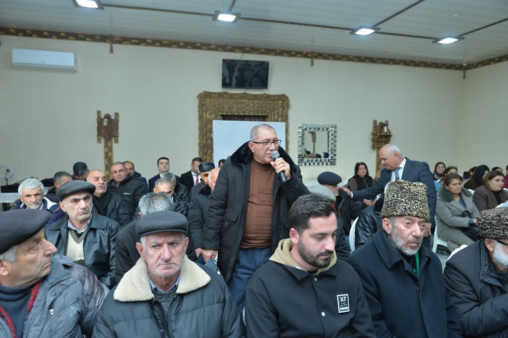 Taleh Qaraşov sakinlərin problemlərini dinlədi - FOTOLAR