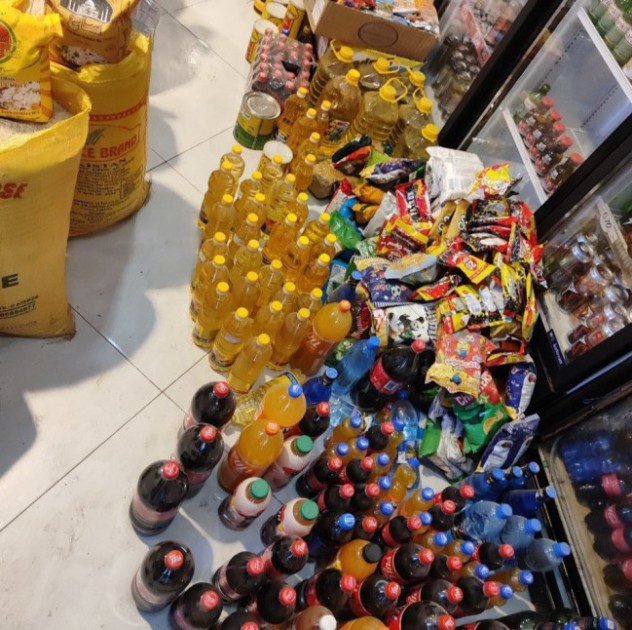 Bu marketdə saxta araqlar satılırmış - FOTOLAR