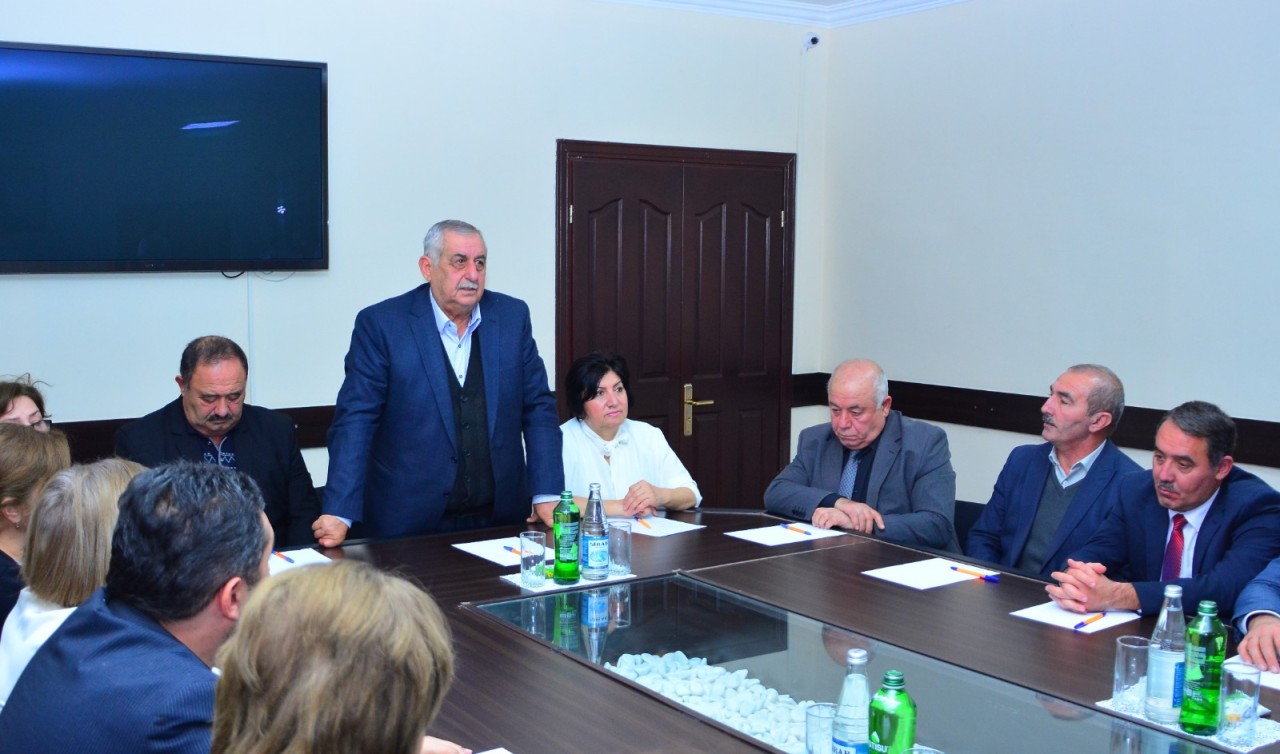 Ağstafada dəyirmi masa keçirilib - FOTOLAR