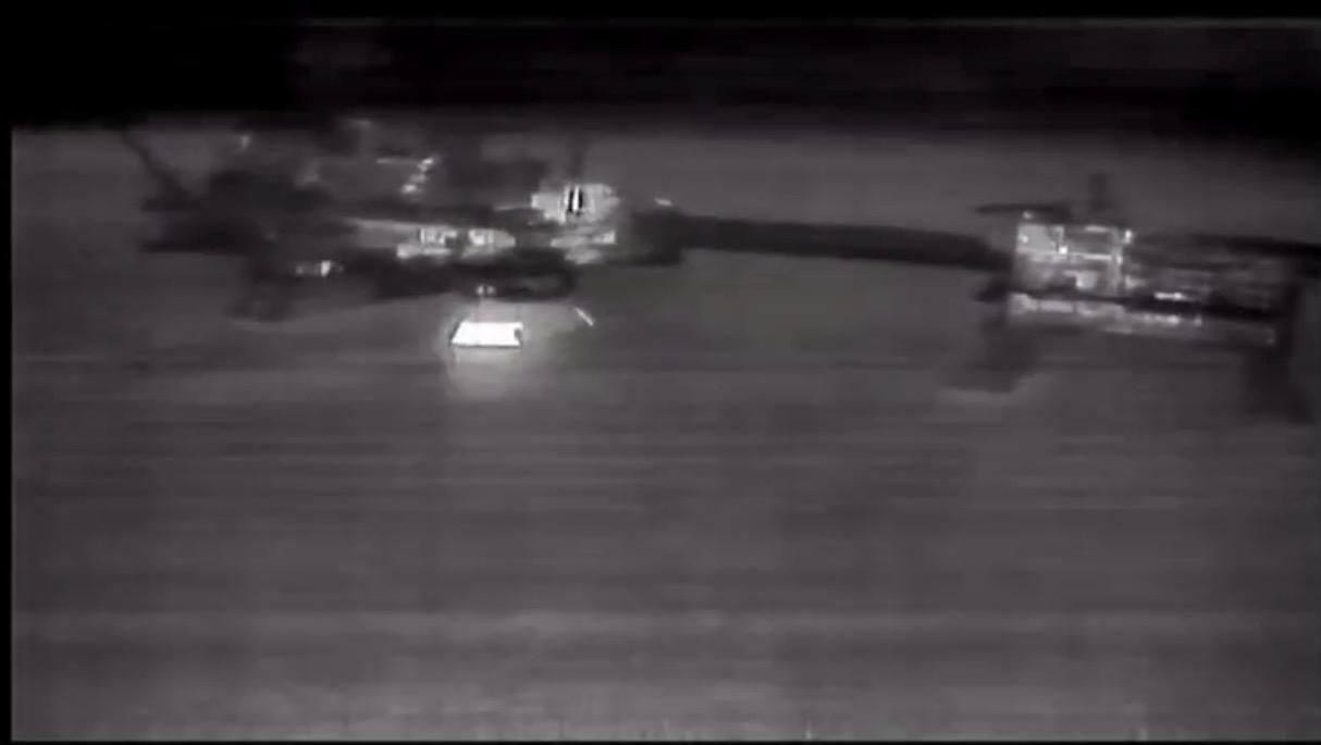 Ukrayna Xəzərdəki neft platformasını vurdu - FOTOLAR