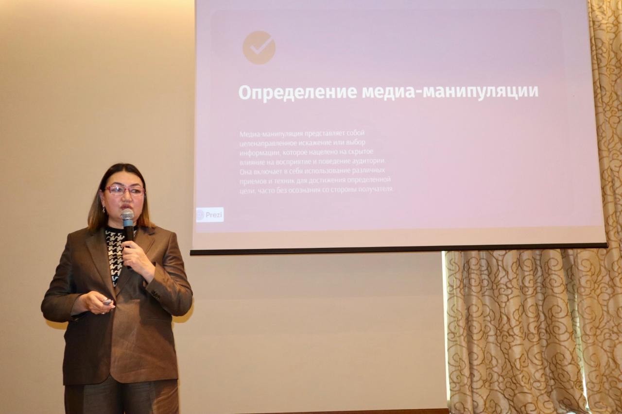 "Media Savadlılığı" Həftəsi çərçivəsində gənclərə təlimlər keçirilib - FOTOLAR