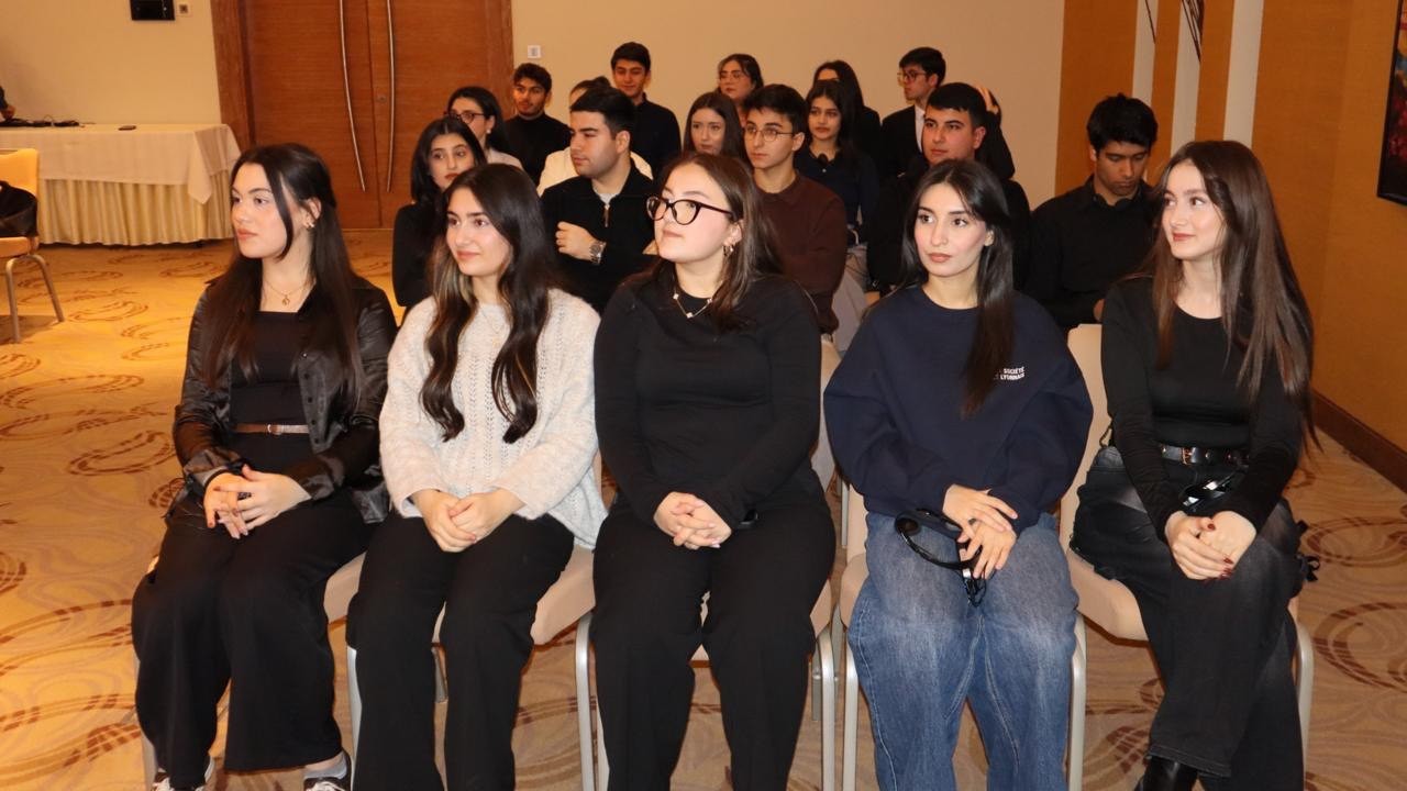 "Media Savadlılığı" Həftəsi çərçivəsində gənclərə təlimlər keçirilib - FOTOLAR
