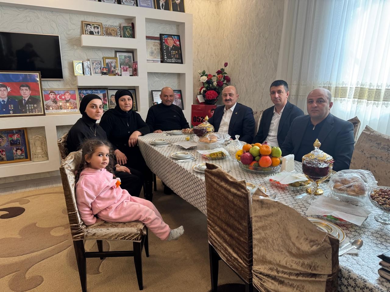 Asif Əsgərov şəhid ailəsini ziyarət edib və vətəndaş qəbulu keçirib - FOTOLAR