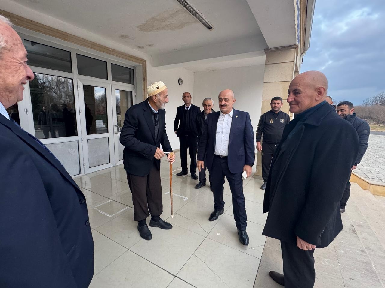 Asif Əsgərov şəhid ailəsini ziyarət edib və vətəndaş qəbulu keçirib - FOTOLAR