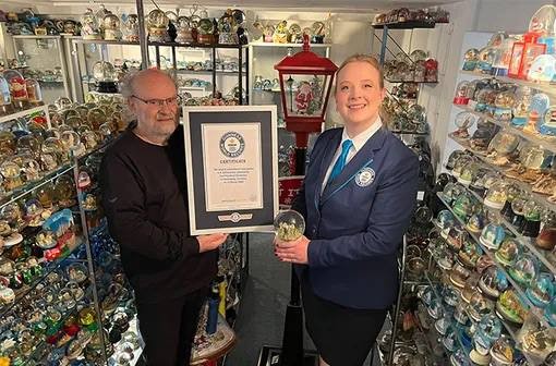 11 min qar kürəsi topladı, "Ginnes"ə düşdü - FOTOLAR