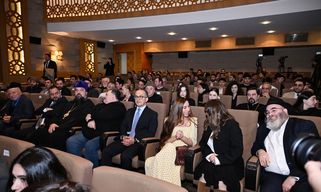 Arzu Əliyeva "Harmoniya"nın təqdimatında - FOTOLAR